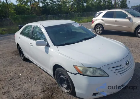 2008 Toyota Camry z USA, uszkodzony, nr VIN 4T1BE46K58U778501